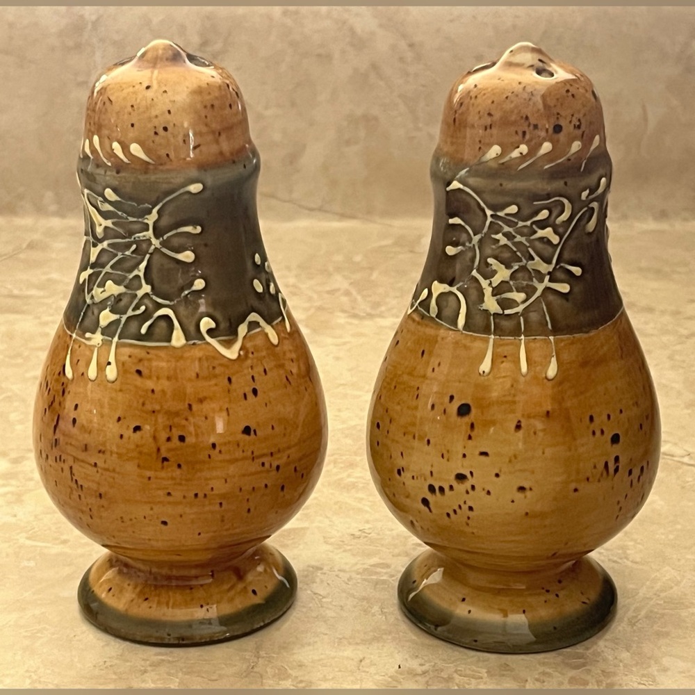 St. Remy by Ambiance Salt & Pepper Set - Picture 2 of 8
